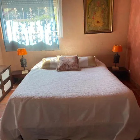 Alojamento de Acomodação e Pequeno-almoço Casa Di Floumy Calvi (Corsica)