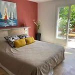 Casa Di Floumy Bed & Breakfast