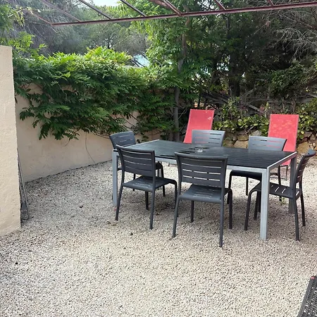 Casa Di Floumy Bed & Breakfast 4*