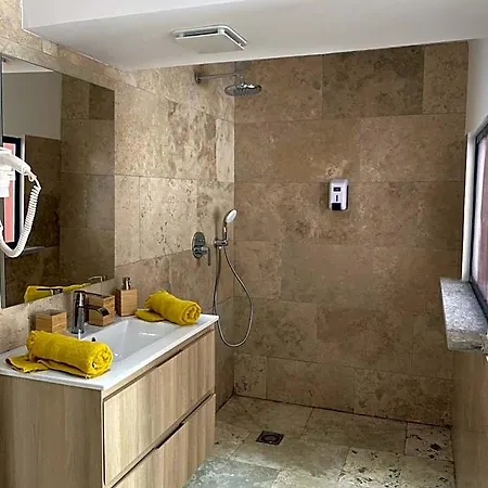 Casa Di Floumy Bed & Breakfast 4*