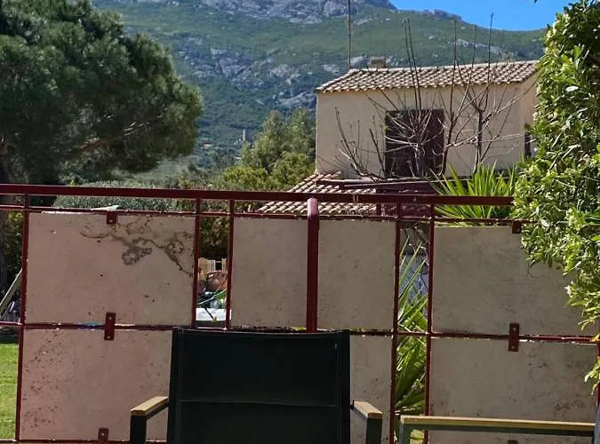 Casa Di Floumy Кальви