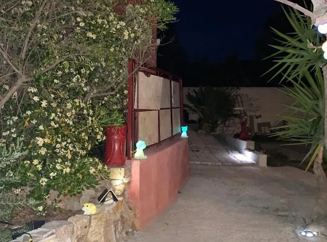 Casa Di Floumy Bed & Breakfast 4*