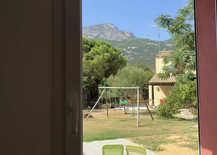 Casa Di Floumy Кальви